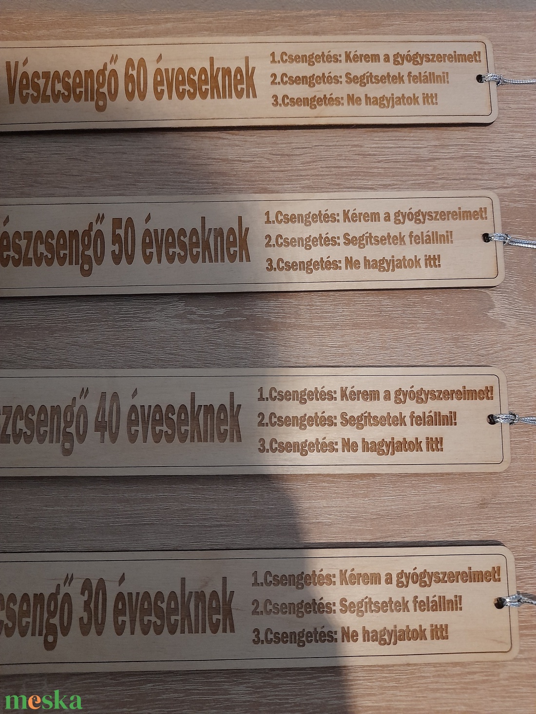 Vészcsengő 18, 30, 40, 50, 60 éves születésnapra - otthon & életmód - dekoráció - fali és függő dekoráció - falra akasztható dekor - Meska.hu Vészcsengő 18, 30, 40, 50, 60 éves születésnapra - otthon & életmód - dekoráció - fali és függő dekoráció - falra akasztható dekor - Meska.hu