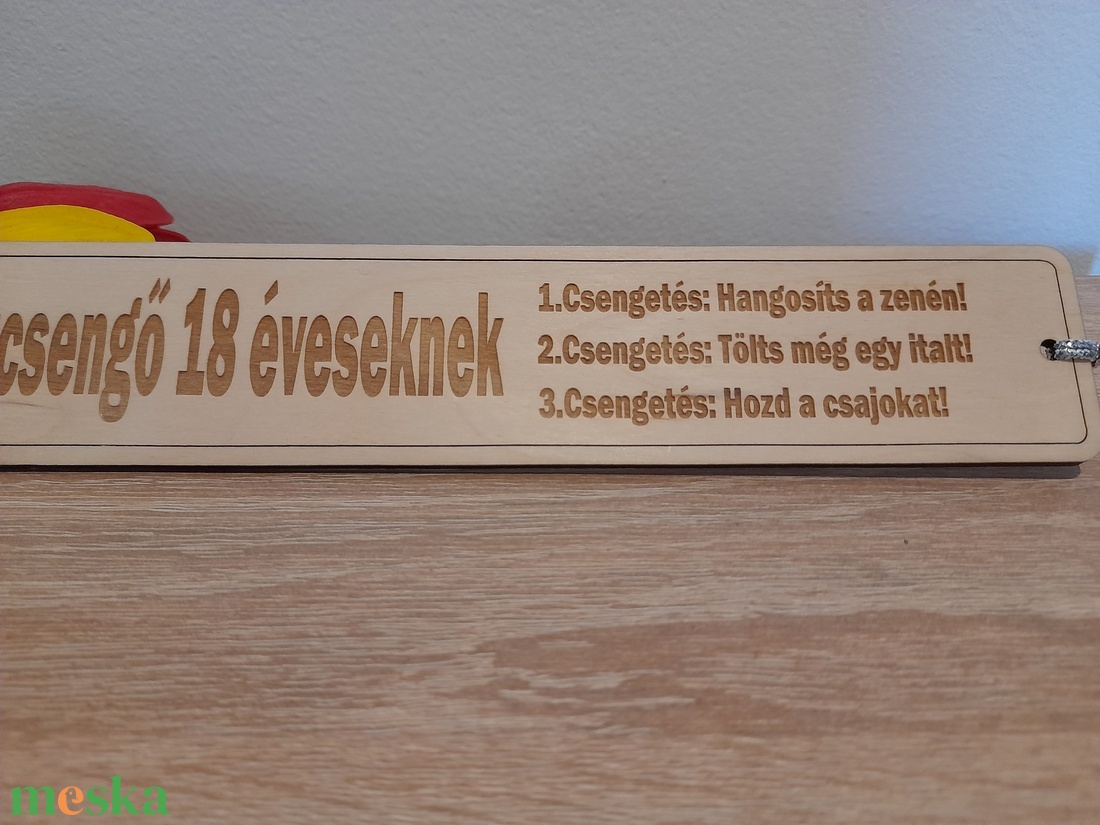 Vészcsengő 18 éves születésnapra - otthon & életmód - dekoráció - fali és függő dekoráció - falra akasztható dekor - Meska.hu
