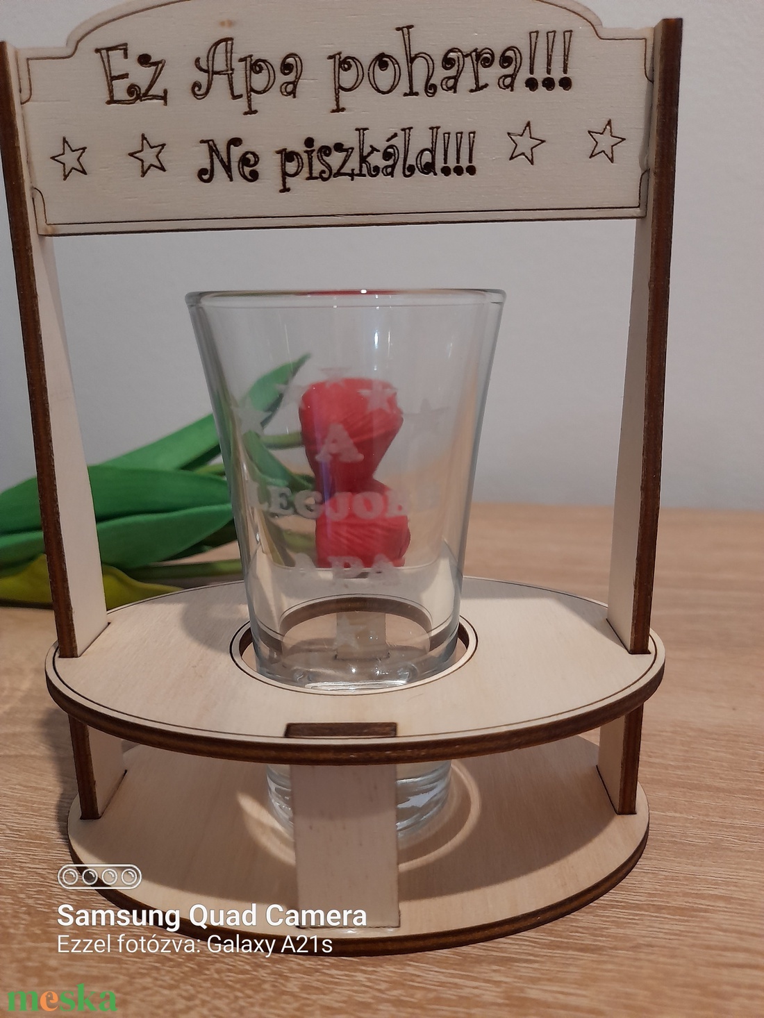 Ajándék gravírozott pohártartó pohárral - otthon & életmód - konyhafelszerelés, tálalás - tálalás - pálinkás poharak, szettek - Meska.hu Ajándék gravírozott pohártartó pohárral - otthon & életmód - konyhafelszerelés, tálalás - tálalás - pálinkás poharak, szettek - Meska.hu