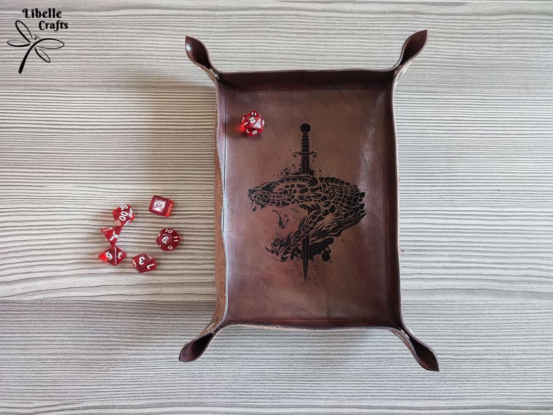 Kígyó fejes kockadobó tálca - játék & sport - szerepjáték - Meska.hu