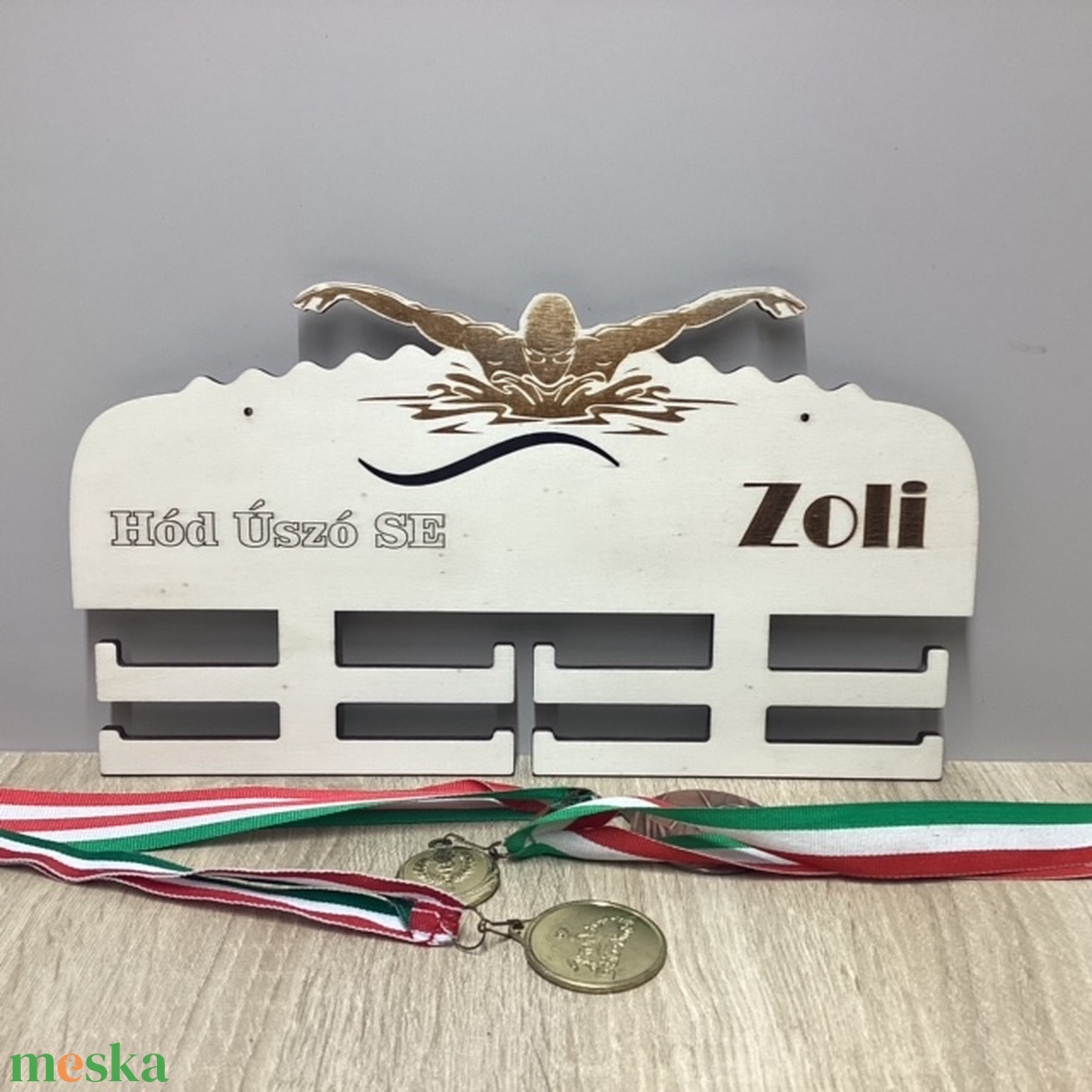 Éremtartó úszás - otthon & életmód - dekoráció - fali és függő dekoráció - éremtartó - Meska.hu