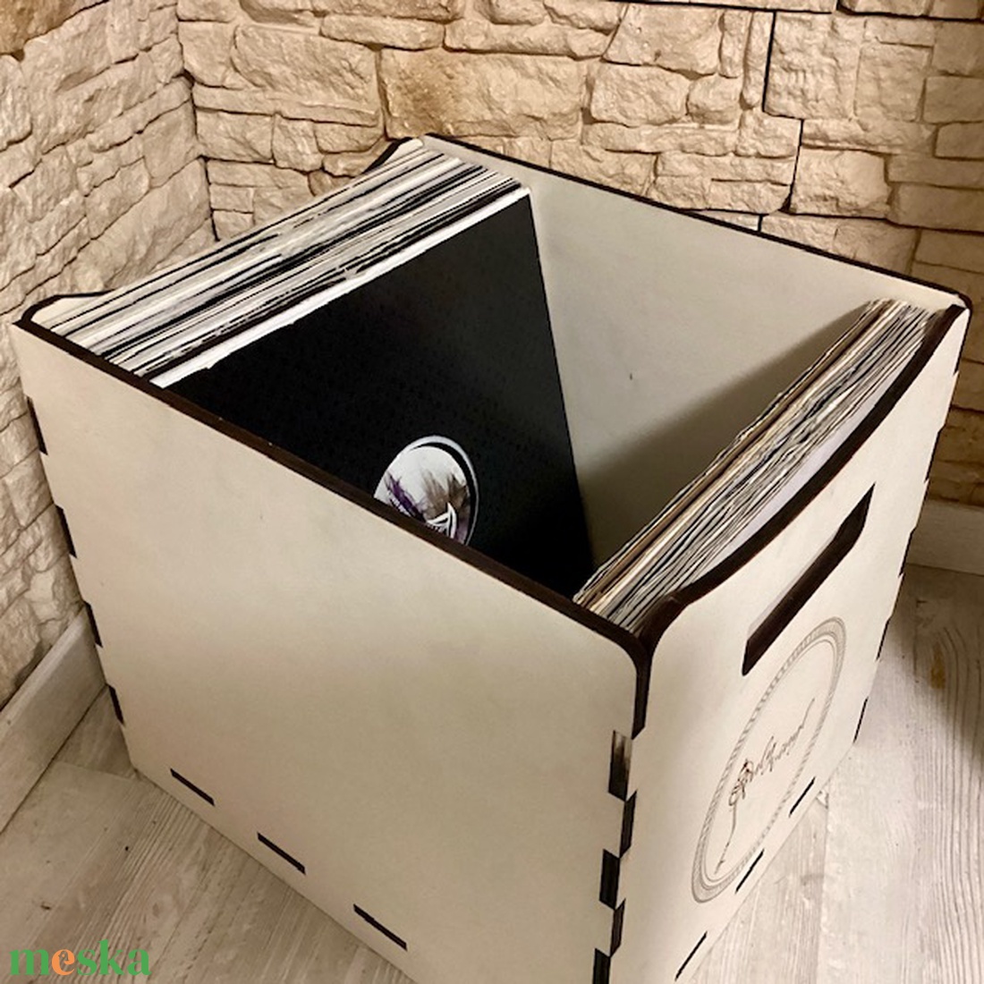 Bakelit lemez vinyl tartó láda - otthon & életmód - tárolás & rendszerezés - láda - Meska.hu Bakelit lemez vinyl tartó láda - otthon & életmód - tárolás & rendszerezés - láda - Meska.hu