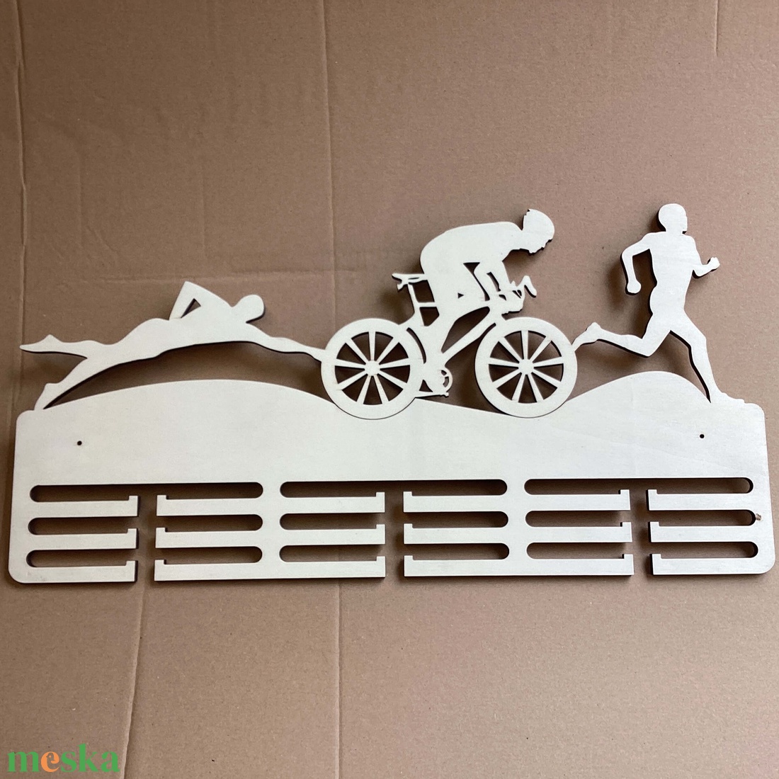 Triatlon Éremtartó Nagy 60 x 31 cm - otthon & életmód - dekoráció - fali és függő dekoráció - falra akasztható dekor - Meska.hu Triatlon Éremtartó Nagy 60 x 31 cm - otthon & életmód - dekoráció - fali és függő dekoráció - falra akasztható dekor - Meska.hu