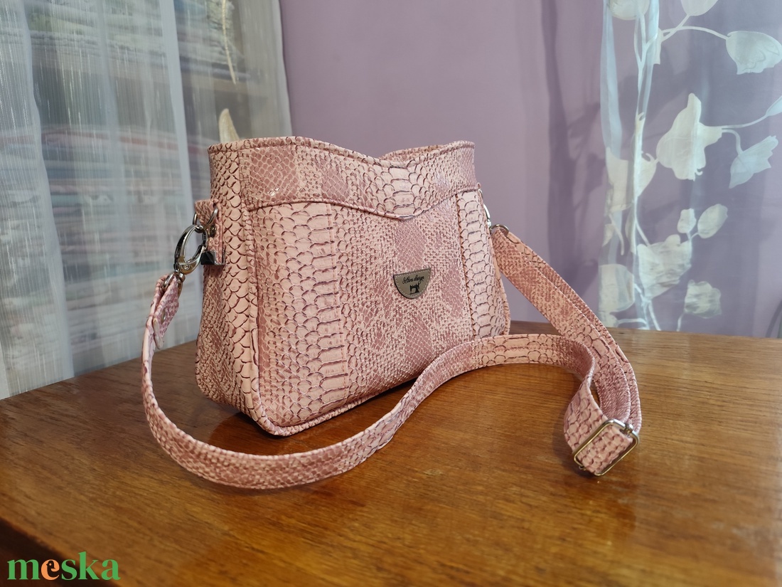 Rózsaszín oldaltáska  - táska & tok - kézitáska & válltáska - vállon átvethető táska - Meska.hu