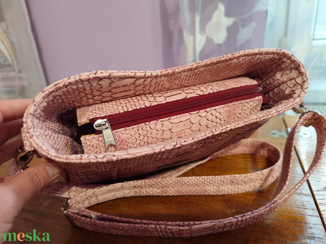 Rózsaszín oldaltáska  - táska & tok - kézitáska & válltáska - vállon átvethető táska - Meska.hu