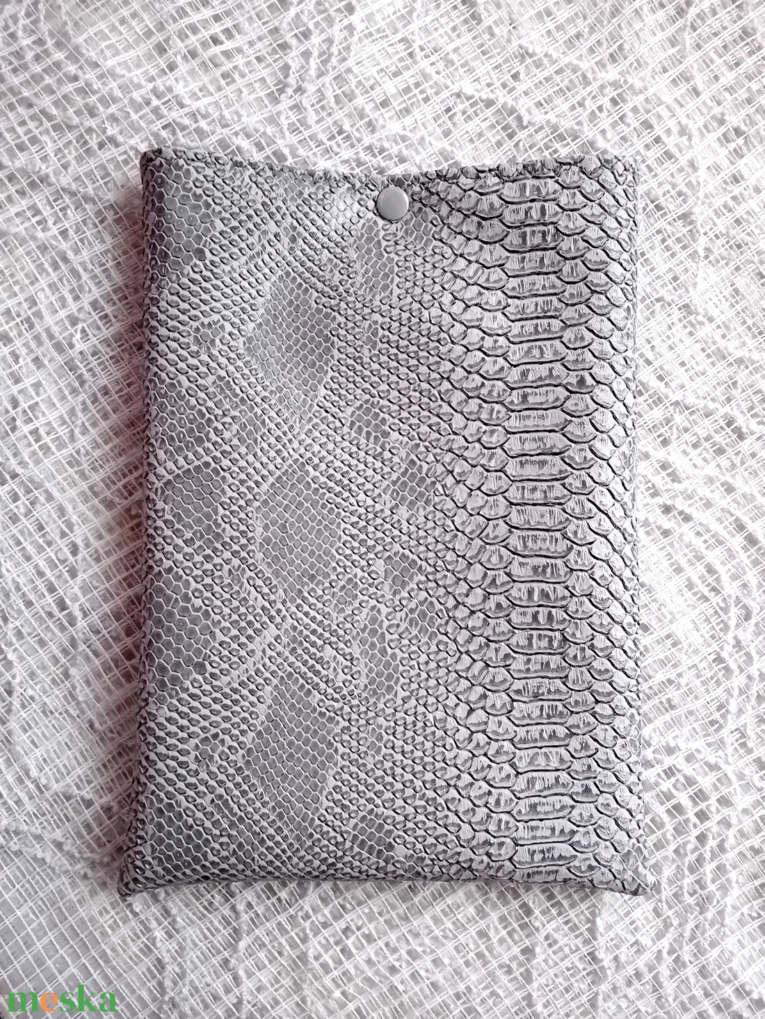 Kobra mintás textilbőr könyvtok, tablet vagy e-book tok, szürke, elegáns - könyv & zene - könyvtok - Meska.hu Kobra mintás textilbőr könyvtok, tablet vagy e-book tok, szürke, elegáns - könyv & zene - könyvtok - Meska.hu