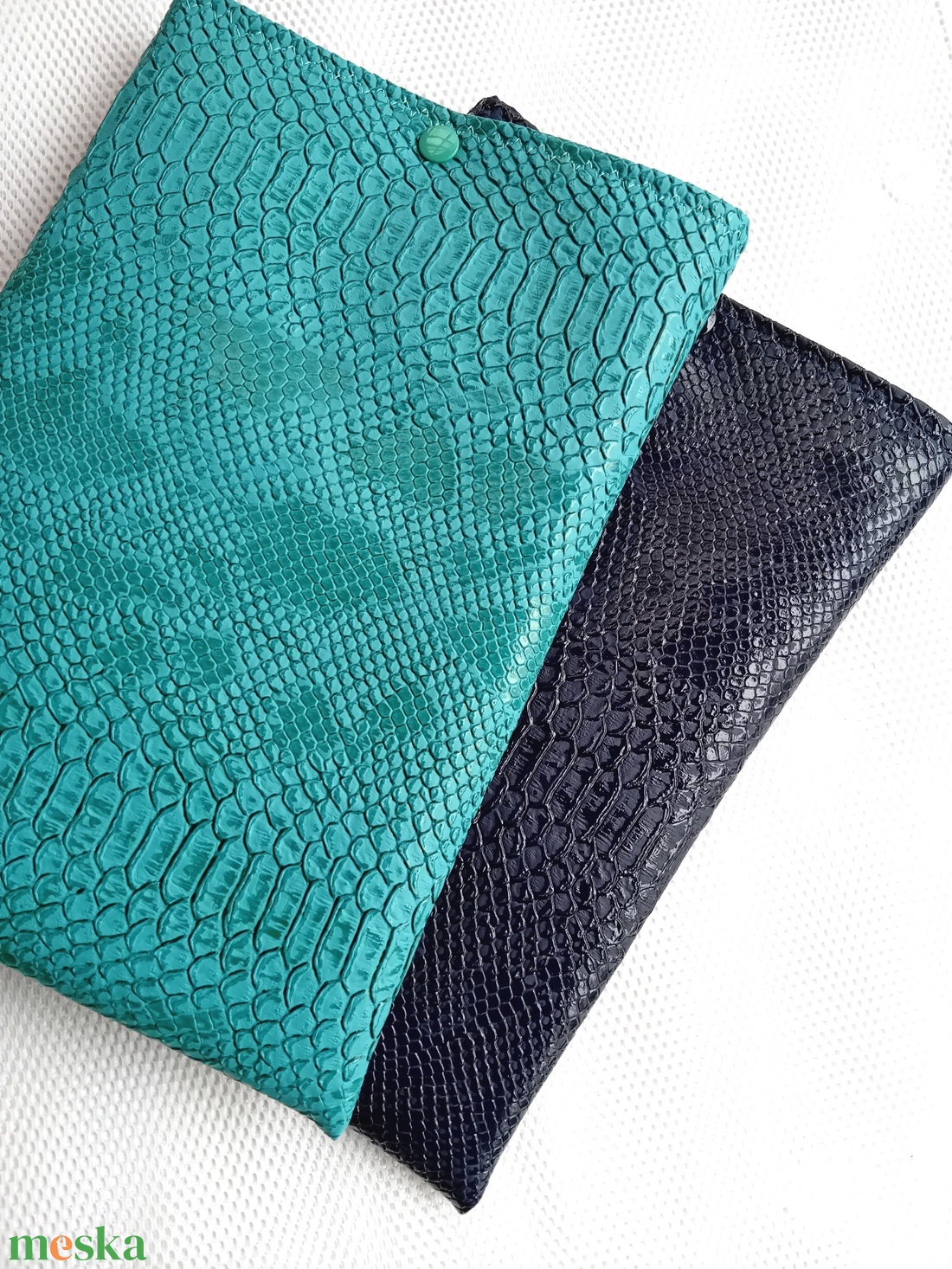 Kobra mintás textilbőr könyvtok, tablet vagy e-book tok, türkiz, elegáns - könyv & zene - könyvtok - Meska.hu Kobra mintás textilbőr könyvtok, tablet vagy e-book tok, türkiz, elegáns - könyv & zene - könyvtok - Meska.hu
