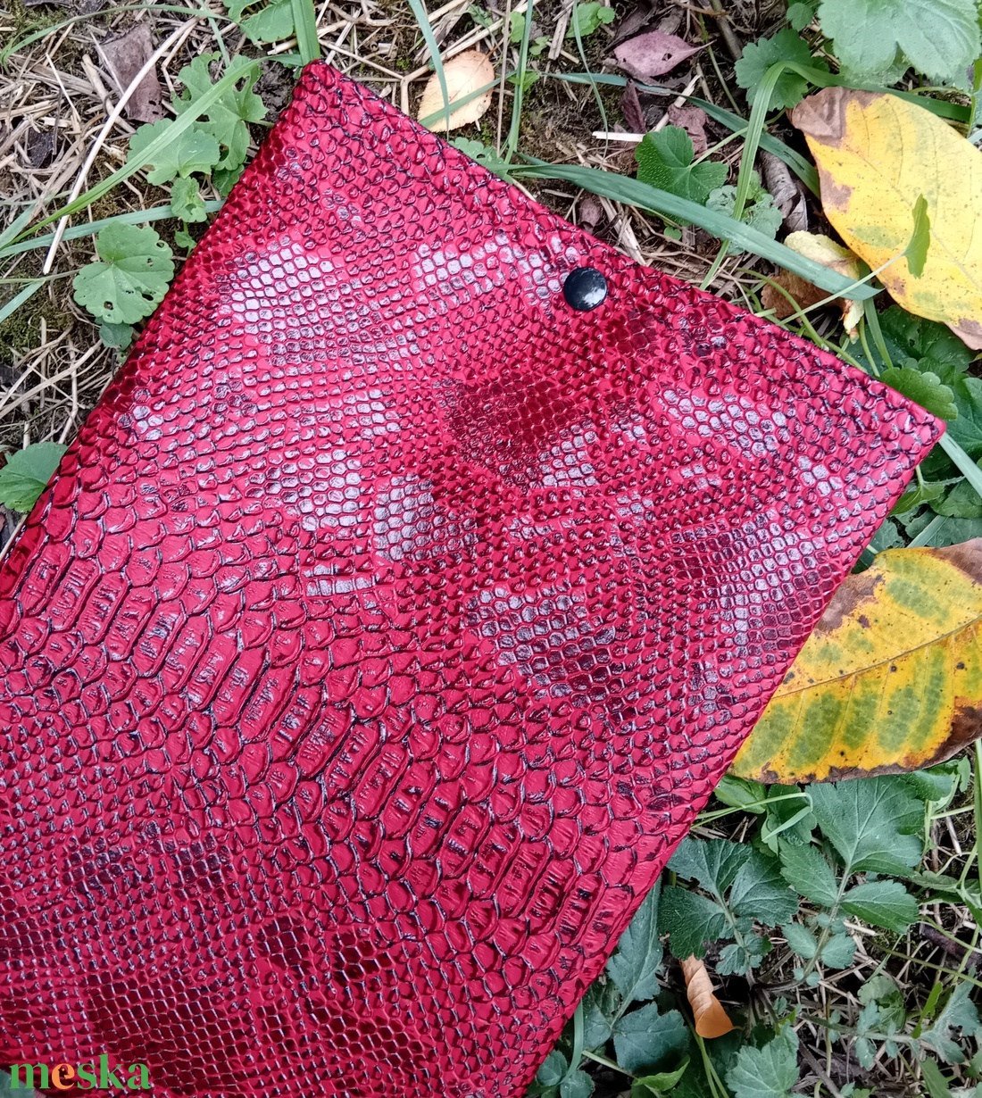 Kobra mintás textilbőr könyvtok, tablet vagy e-book tok, bordó - könyv & zene - könyvtok - Meska.hu Kobra mintás textilbőr könyvtok, tablet vagy e-book tok, bordó - könyv & zene - könyvtok - Meska.hu