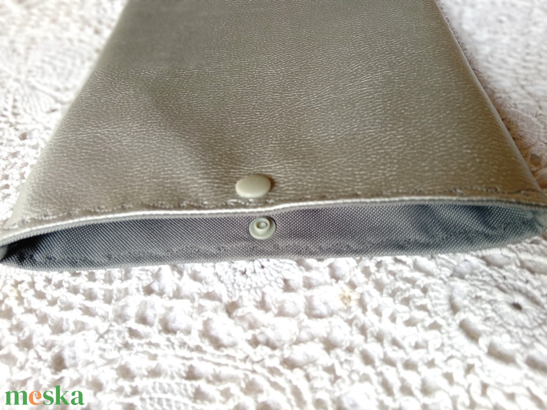 Ezüst színű textilbőr könyvtok, tablet vagy e-book tok - könyv & zene - könyvtok - Meska.hu