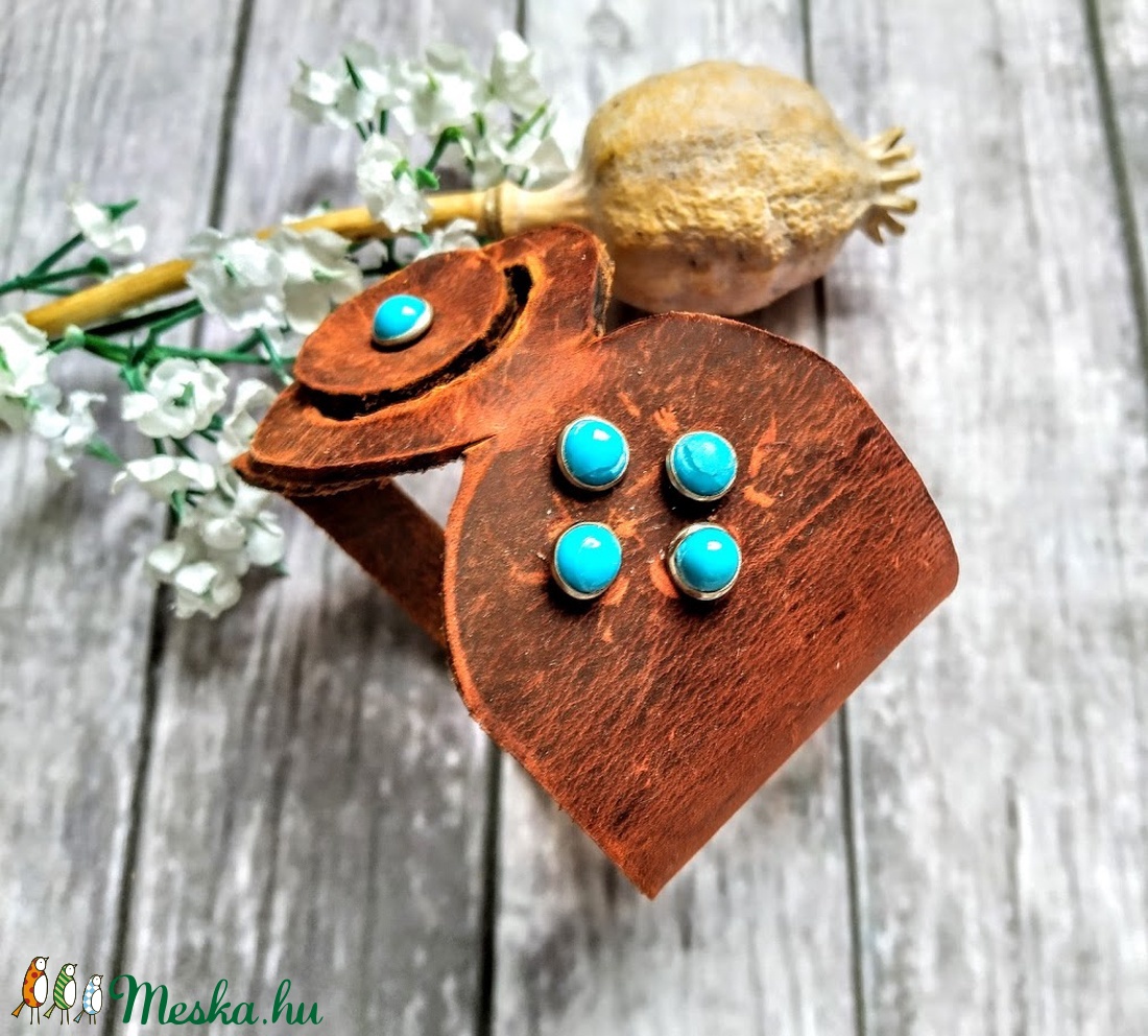 Egyedi formájú marhabőr karkötő - ékszer - karkötő - széles karkötő - Meska.hu