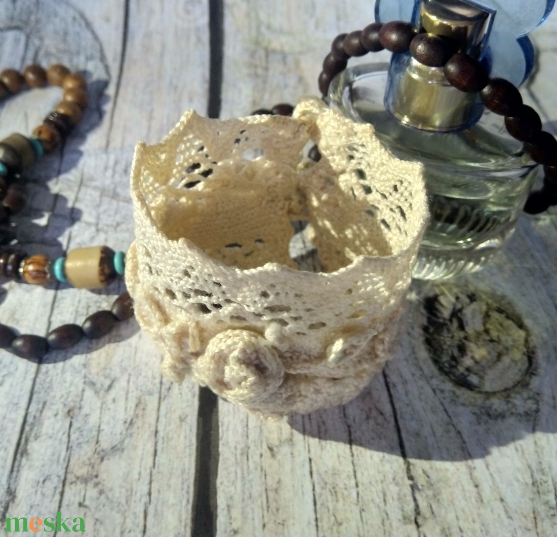 Csontfehér romantikus csipke karkötő, shabby chic - ékszer - karkötő - széles karkötő - Meska.hu Csontfehér romantikus csipke karkötő, shabby chic - ékszer - karkötő - széles karkötő - Meska.hu