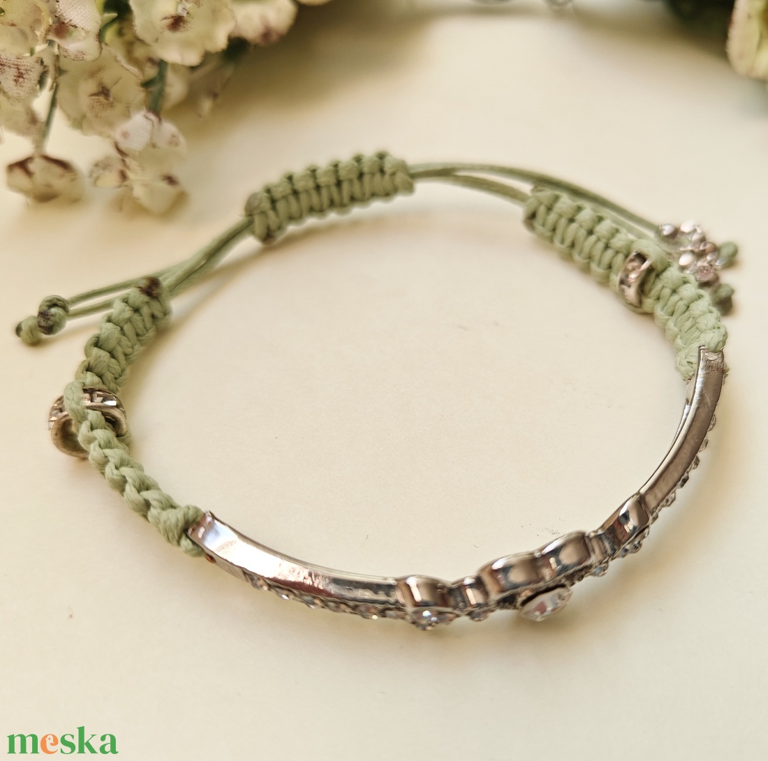 Szívvel-lélekkel strasszos makramé karkötő - ékszer - karkötő - charm karkötő - Meska.hu Szívvel-lélekkel strasszos makramé karkötő - ékszer - karkötő - charm karkötő - Meska.hu