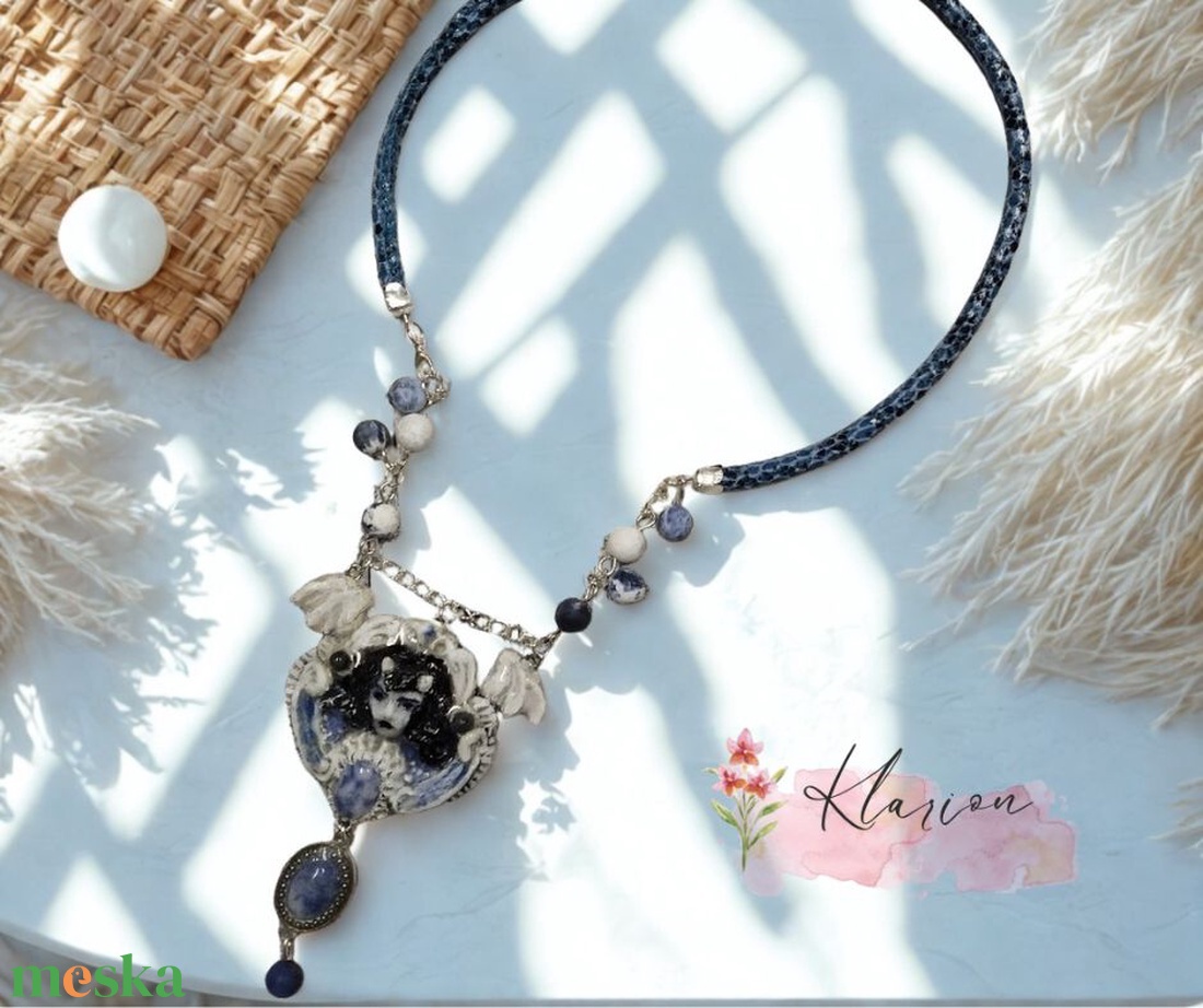 Maive medál szodalit ásvánnyal - ékszer - nyaklánc - medálos nyaklánc - Meska.hu