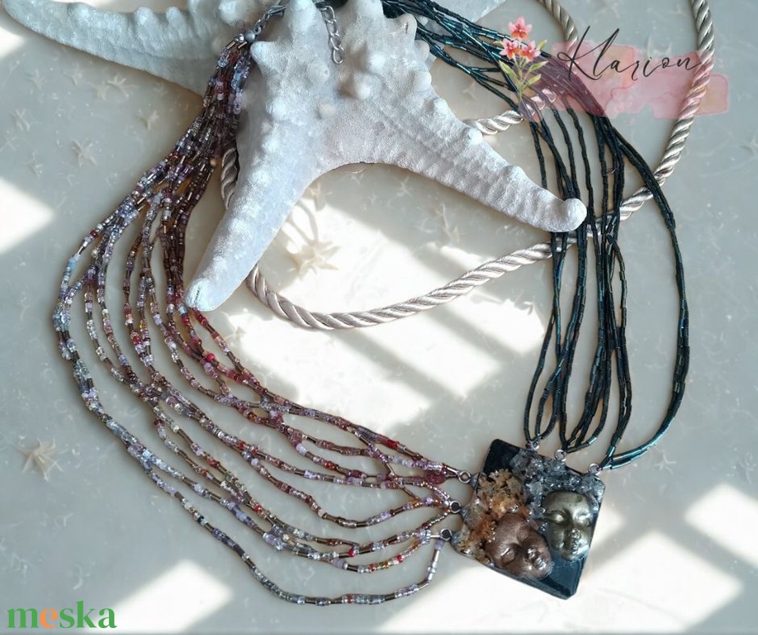 Virágtündérek szalma és kásagyöngy nyaklánc gyanta medállal, szárított virágokkal - ékszer - nyaklánc - medálos nyaklánc - Meska.hu