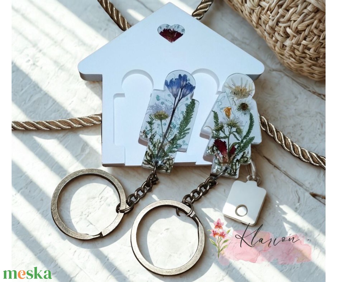 Édes párom, egyedi. virágos gyanta külcstartó - otthon & életmód - dekoráció - fali és függő dekoráció - fali kulcstartó - Meska.hu