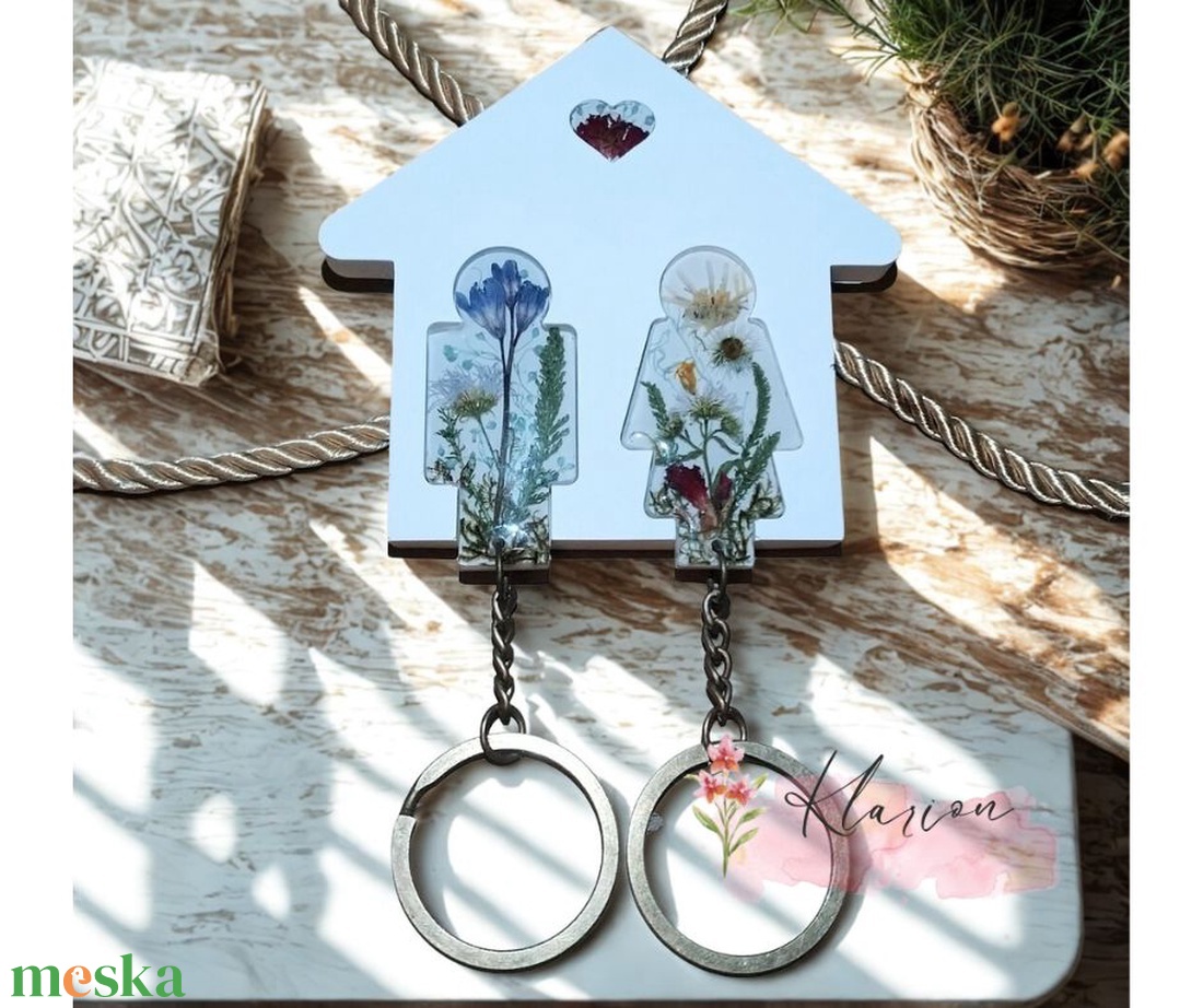 Édes párom, egyedi. virágos gyanta külcstartó - otthon & életmód - dekoráció - fali és függő dekoráció - fali kulcstartó - Meska.hu