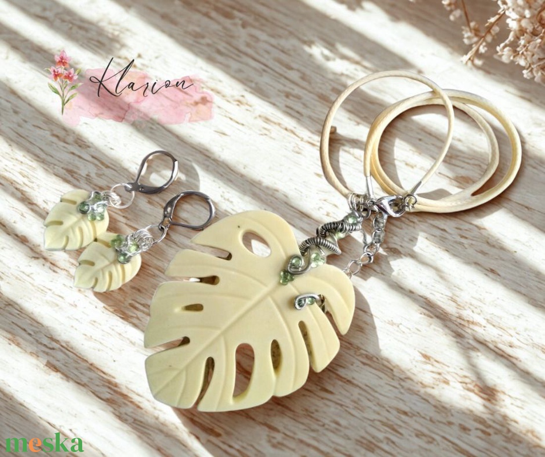 Monsztera nyaklánc és fülbevaló szett strasszokkal - ékszer - ékszerszett - Meska.hu