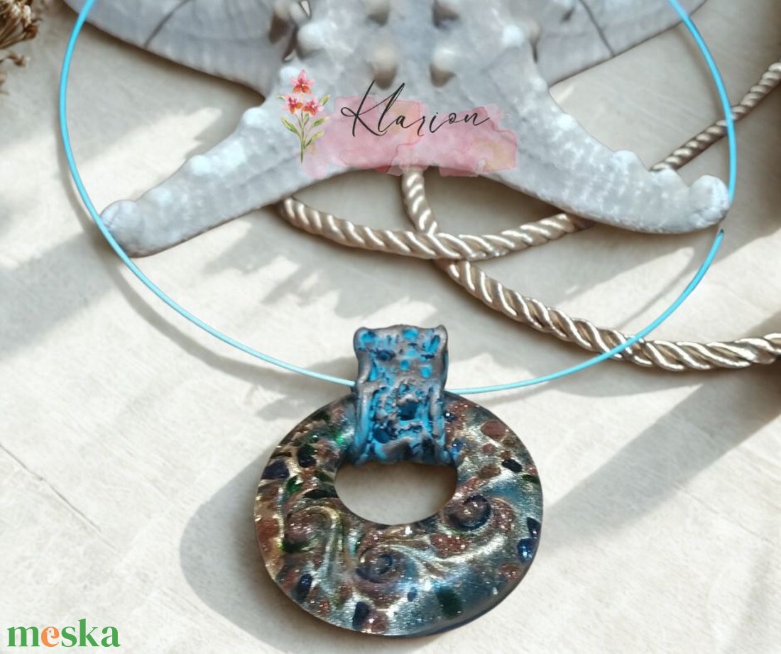 Aranyló örvény, üveg medálos sodrony nyakék - ékszer - nyaklánc - medálos nyaklánc - Meska.hu
