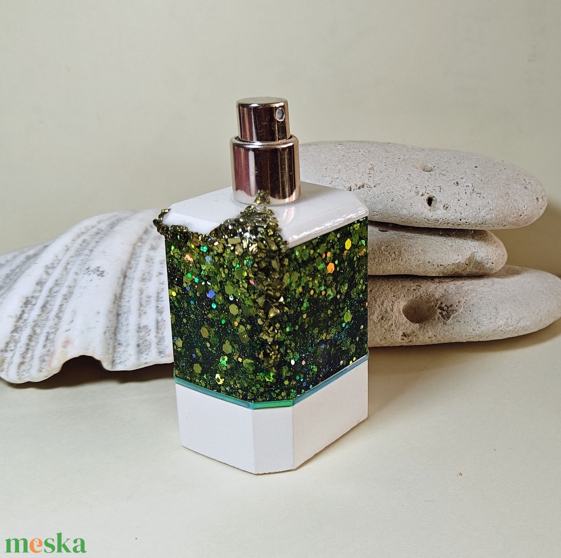 Luxus parfümtartó csillámokkal, ragyogással - otthon & életmód - fürdőszoba - parfümösüveg - Meska.hu