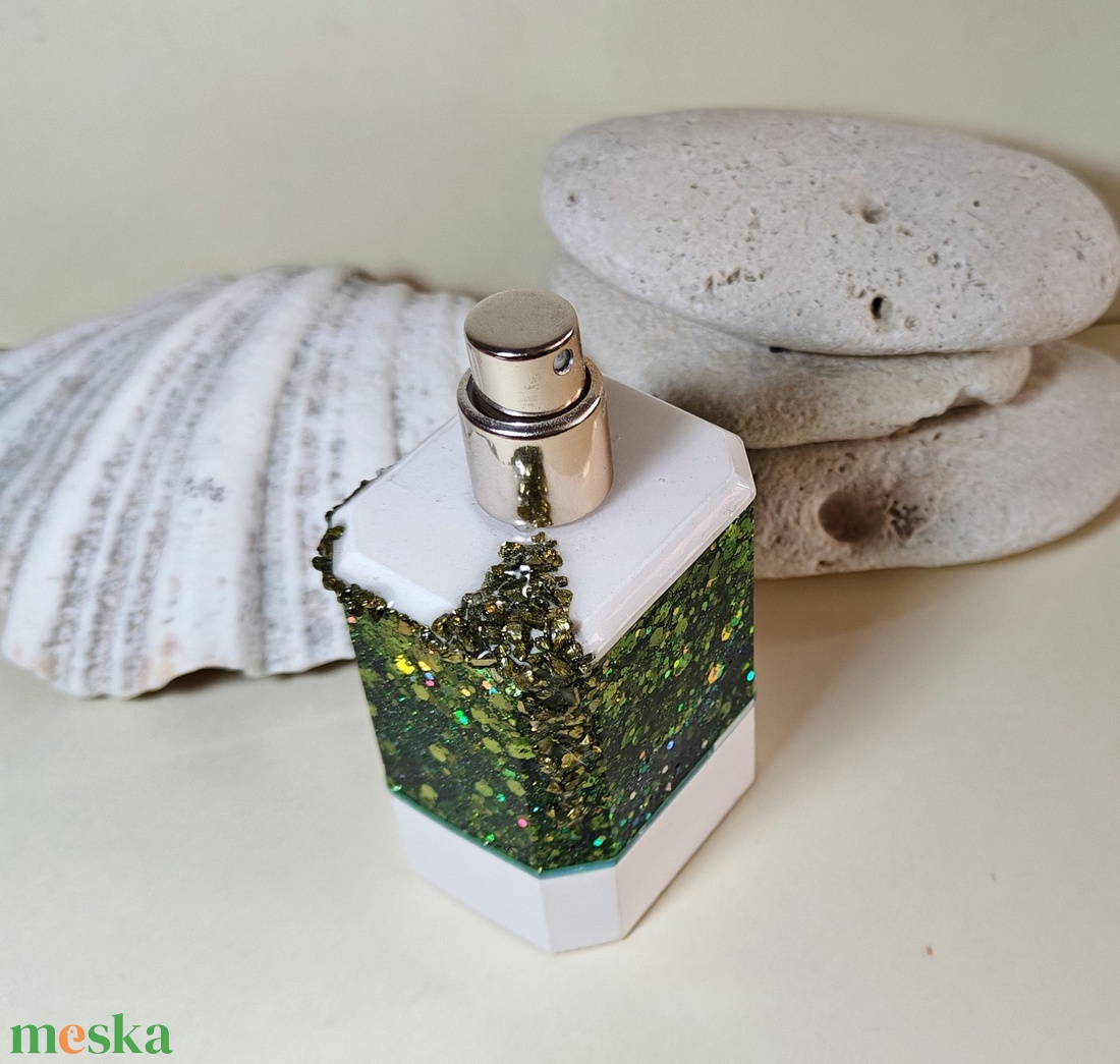 Luxus parfümtartó csillámokkal, ragyogással - otthon & életmód - fürdőszoba - parfümösüveg - Meska.hu