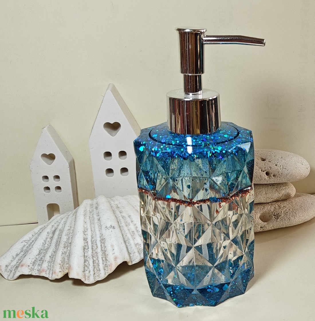 Luxus folyékony szappantartó csillámokkal, áttetsző ragyogással - otthon & életmód - fürdőszoba - szappantartó - Meska.hu