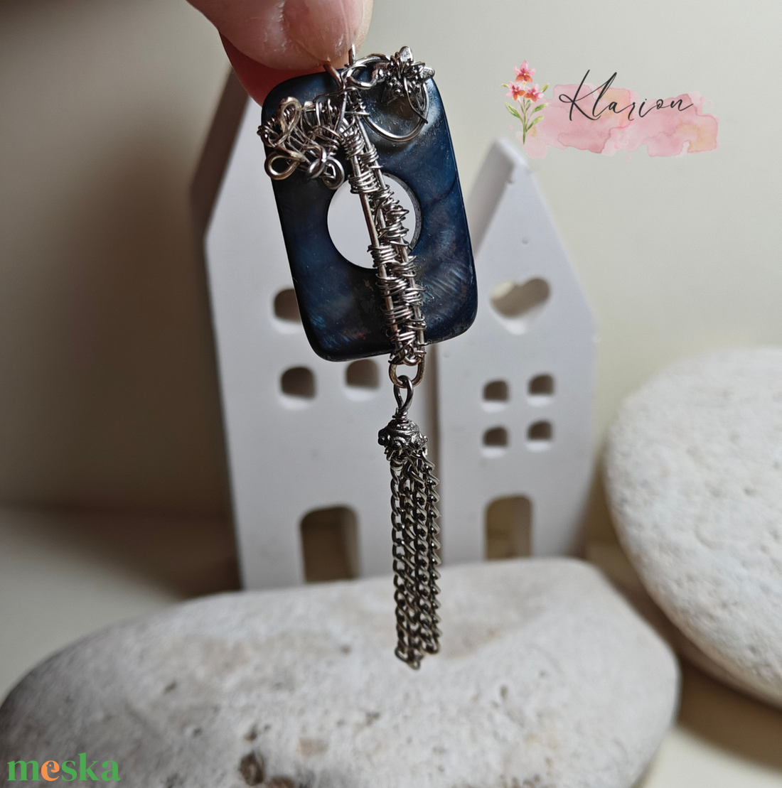 Színjátszó kagyló medál ékszerdróttal - ékszer - nyaklánc - medál - Meska.hu