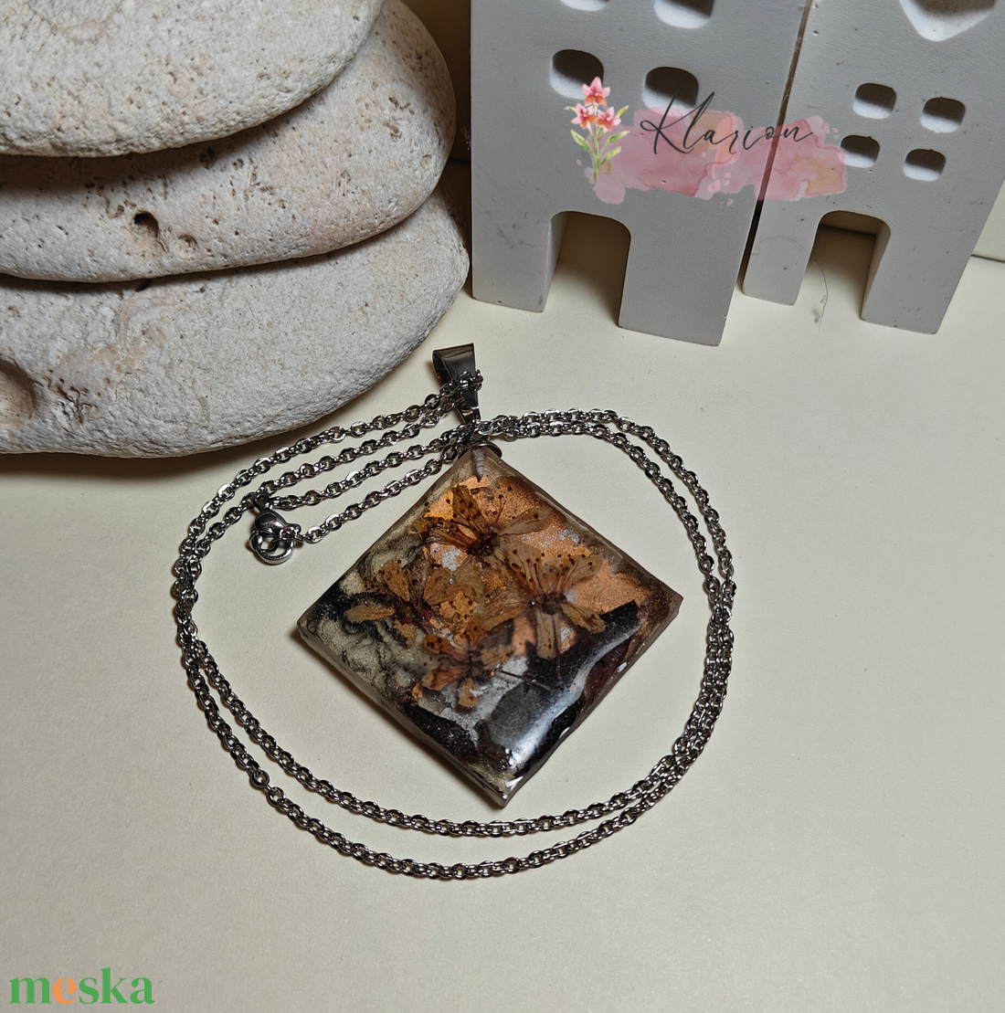 Örök tavasz nemesacél nyaklánc szárított virágos gyanta medállal - ékszer - nyaklánc - medálos nyaklánc - Meska.hu