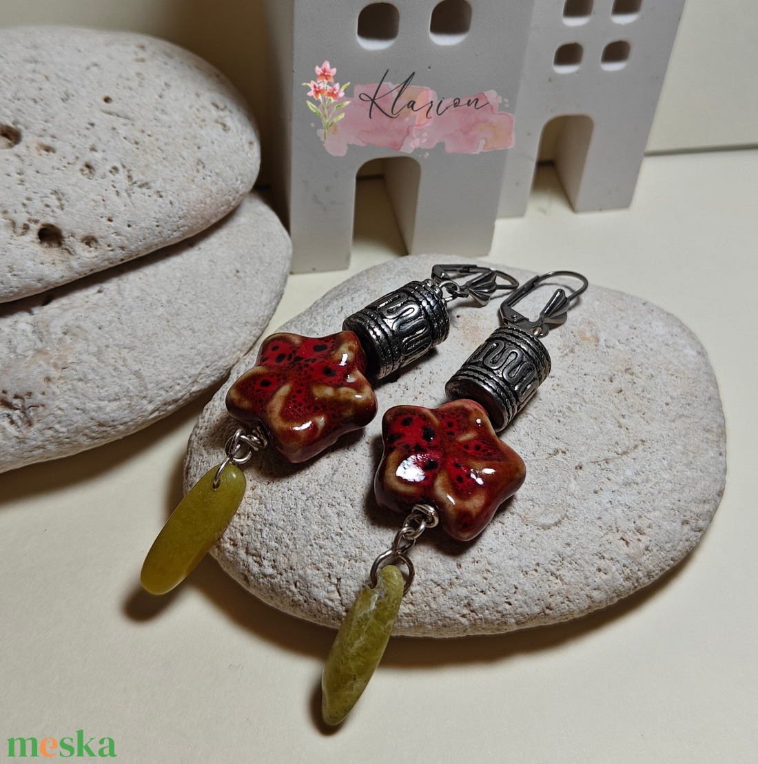 Mályvarózsa porcelán fülbevaló  - ékszer - fülbevaló - lógó fülbevaló - Meska.hu