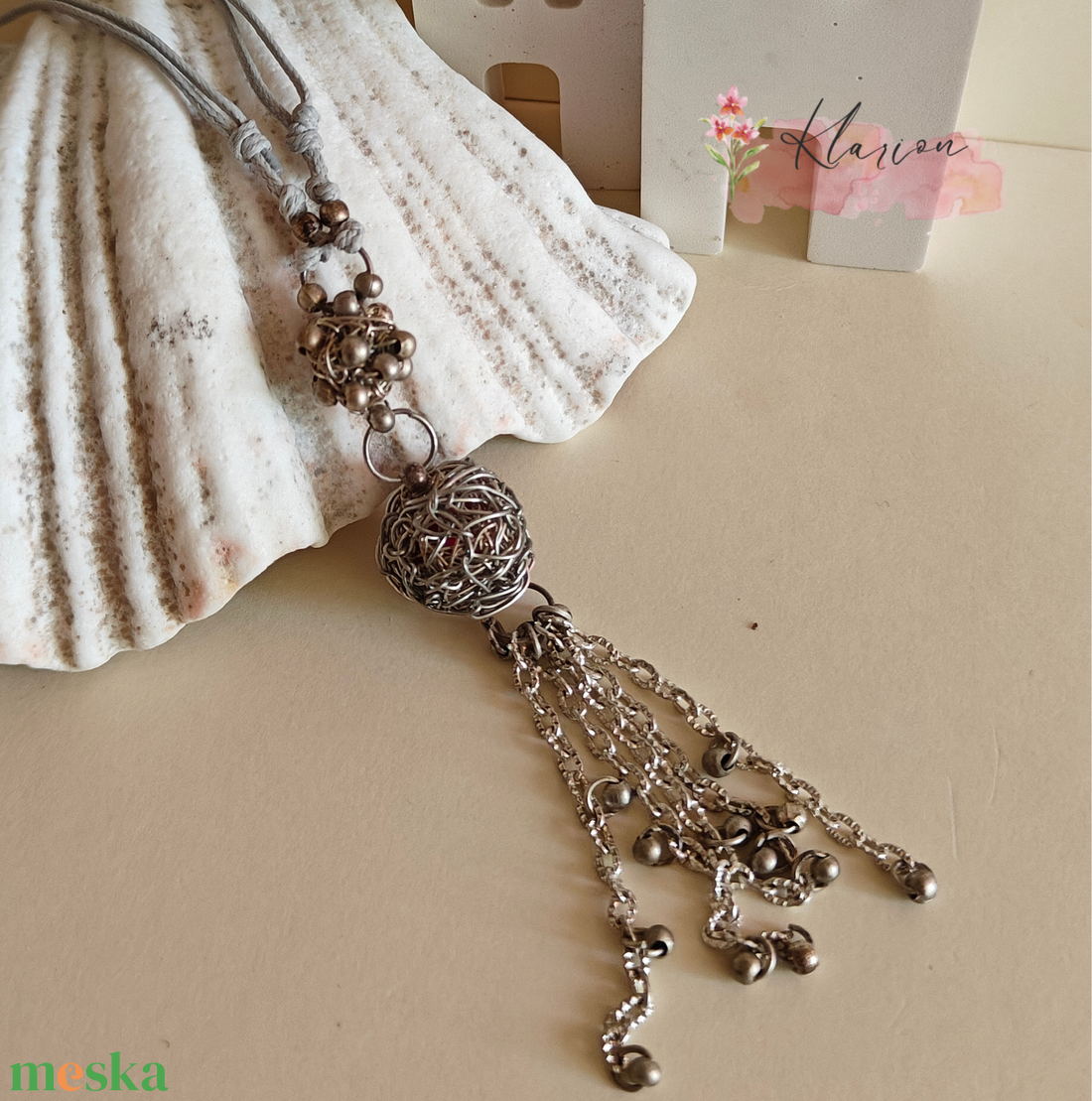 Ezüstös csillogás nyakék - ékszer - nyaklánc - bogyós nyaklánc - Meska.hu