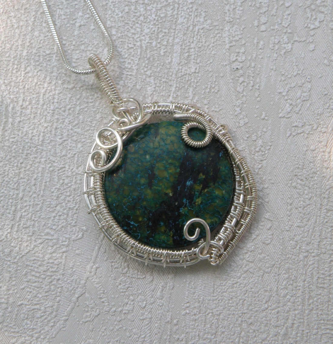 AKCIÓ! Erdő mélyén - krizokolla kő medál -  - Meska.hu