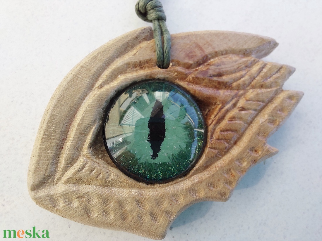 Zöld sárkányszem nyaklánc - ékszer - nyaklánc - hosszú nyaklánc - Meska.hu