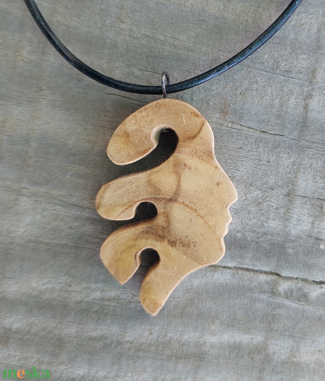 Olajfából kézzel faragott arc nyaklánc - ékszer - nyaklánc - medálos nyaklánc - Meska.hu