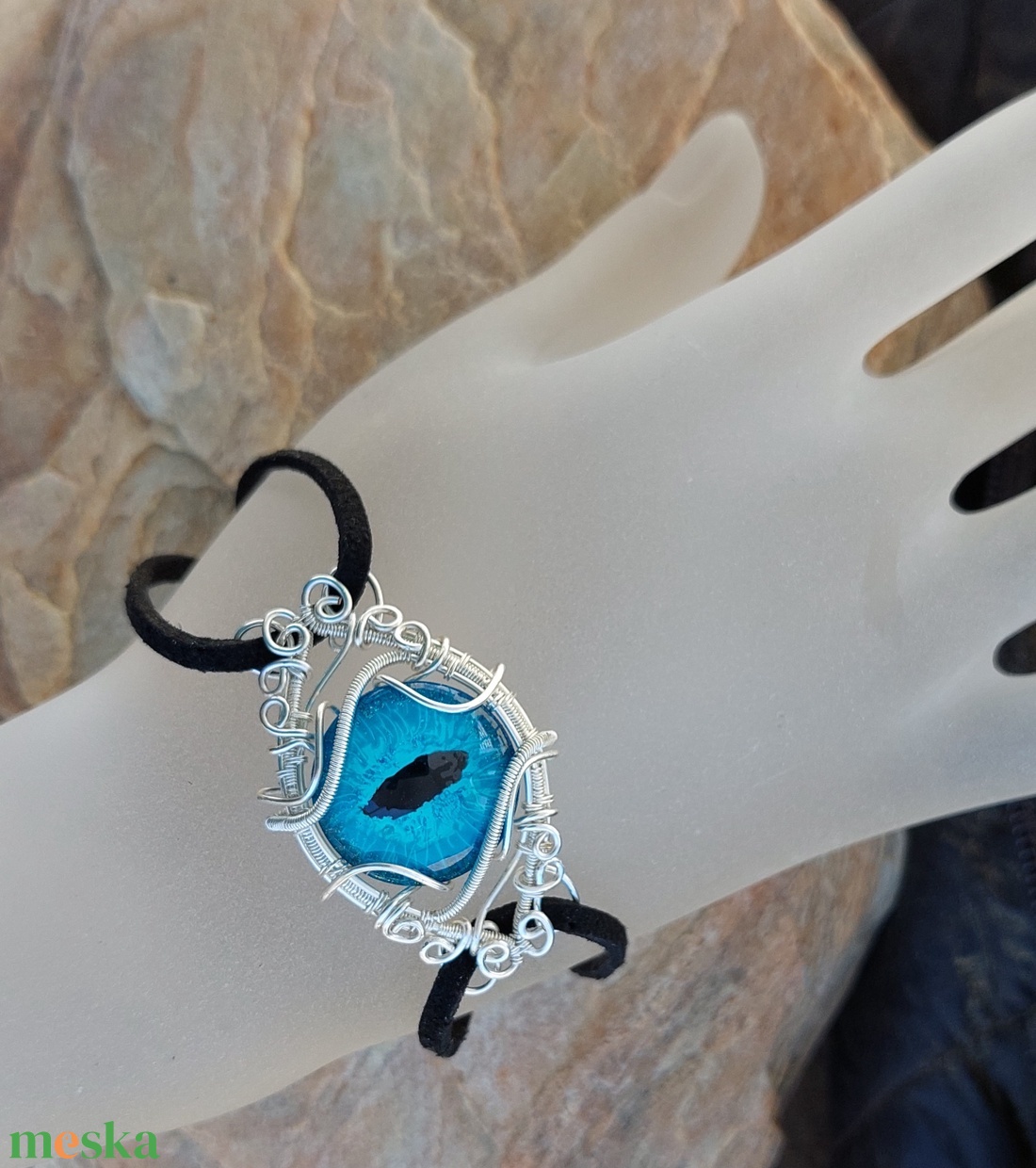 Kék sárkányszemes karkötő - ékszer - karkötő - karkötő medállal - Meska.hu