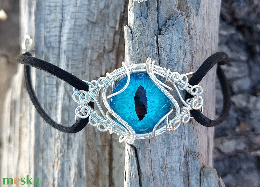 Kék sárkányszemes karkötő - ékszer - karkötő - karkötő medállal - Meska.hu