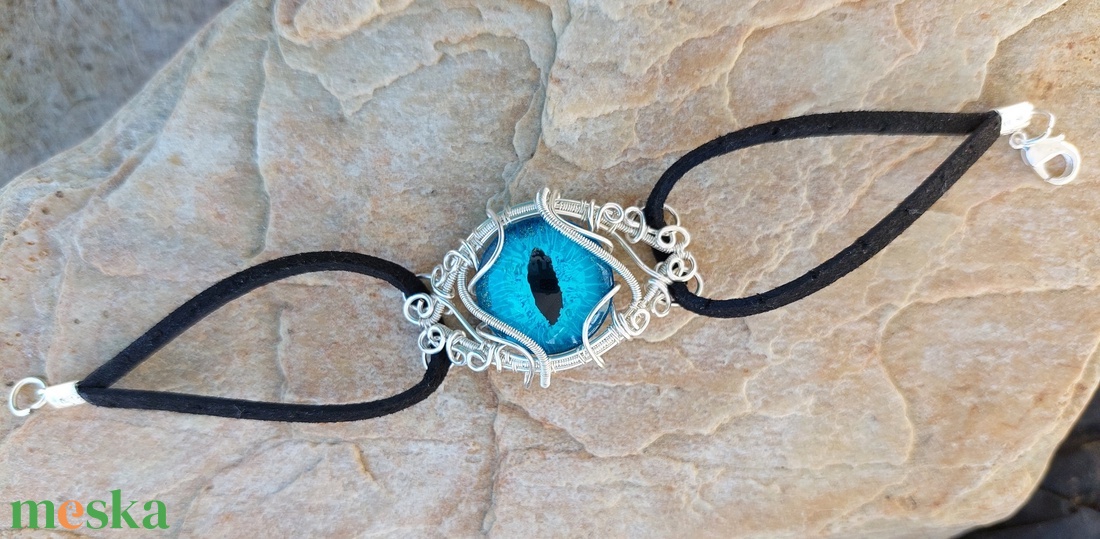 Kék sárkányszemes karkötő - ékszer - karkötő - karkötő medállal - Meska.hu