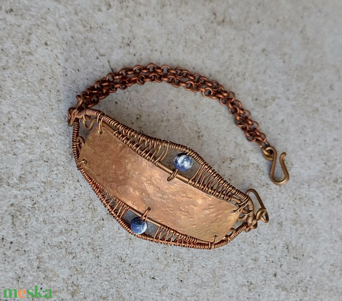Vörösréz karkötő szodalit kövekkel - ékszer - karkötő - karkötő medállal - Meska.hu