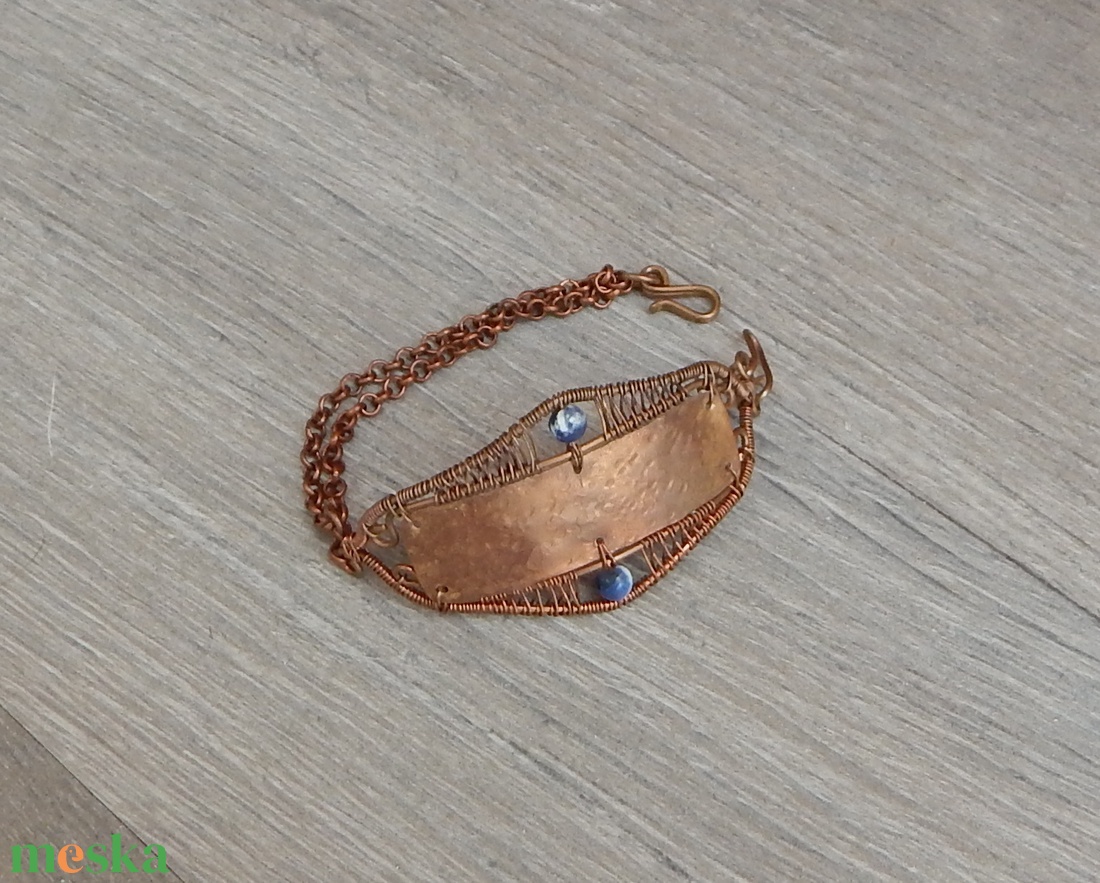 Vörösréz karkötő szodalit kövekkel - ékszer - karkötő - karkötő medállal - Meska.hu