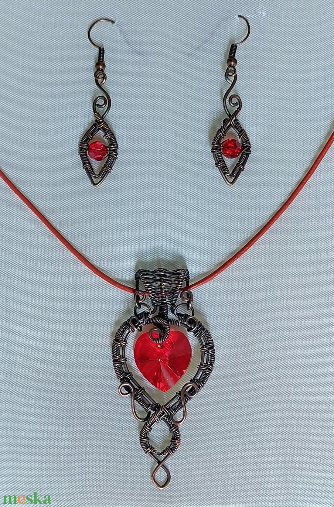 Vörösréz drótékszer szett piros swarovski kristályokkal - ékszer - ékszerszett - Meska.hu