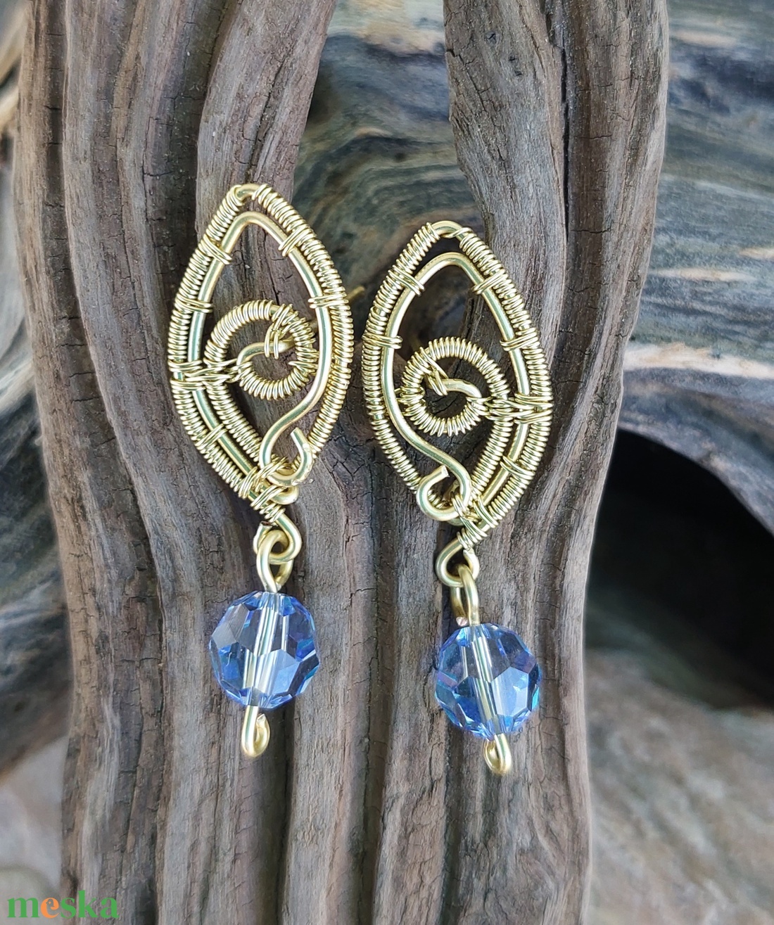 Swarovski kristályos arany színű fülbevaló - ékszer - fülbevaló - lógó fülbevaló - Meska.hu