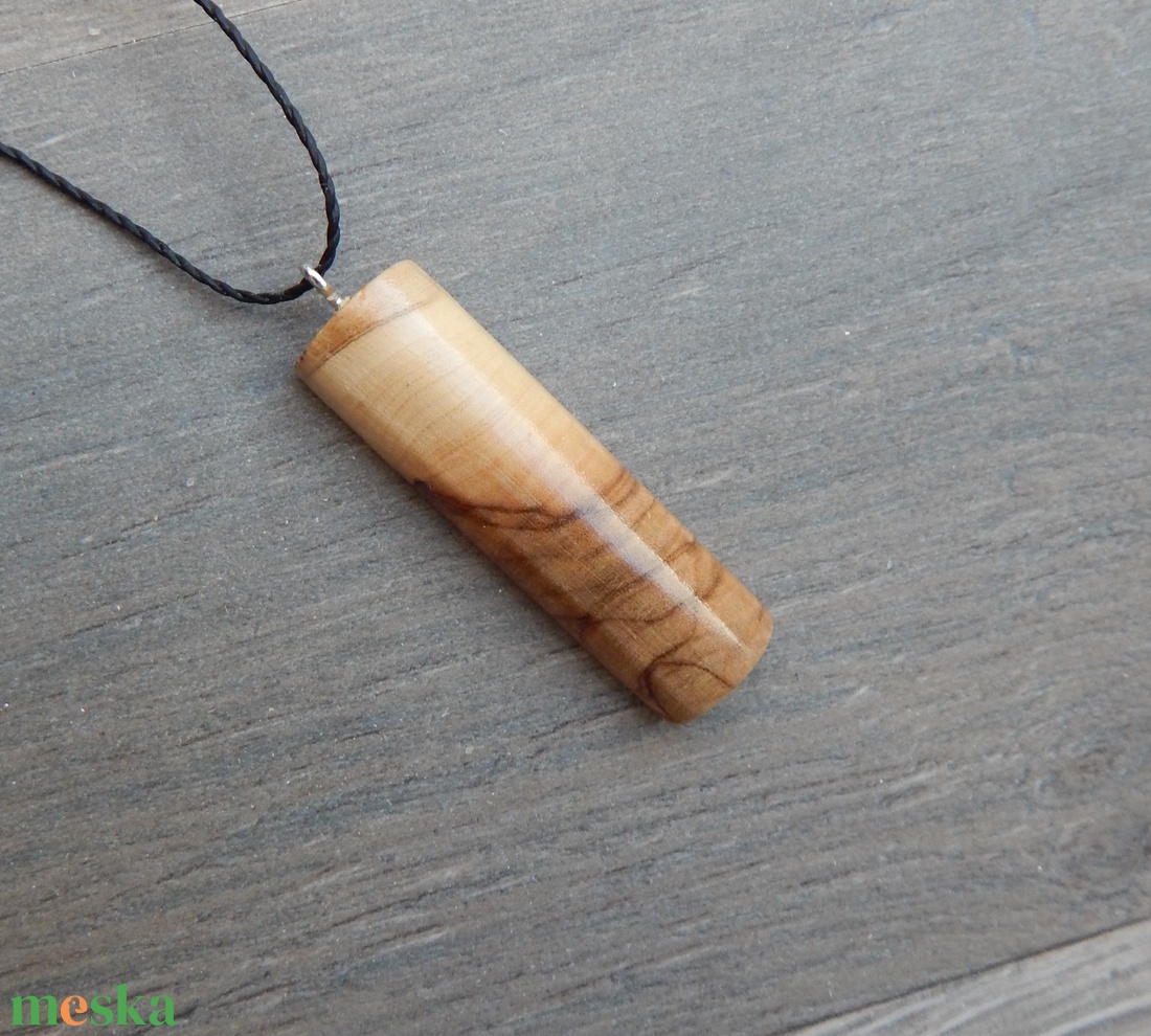 Nyaklánc olajfa medállal - ékszer - nyaklánc - medálos nyaklánc - Meska.hu
