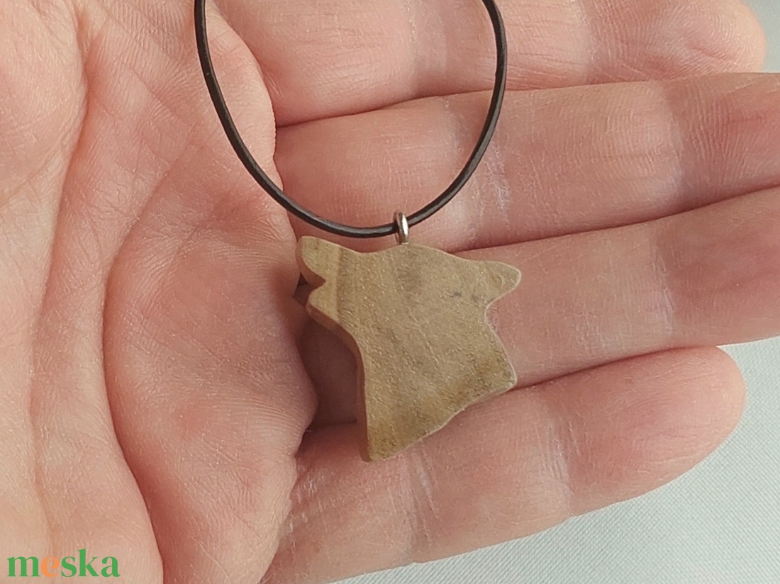 Kutya nyaklánc fából - gyerekeknek - ékszer - nyaklánc - medálos nyaklánc - Meska.hu