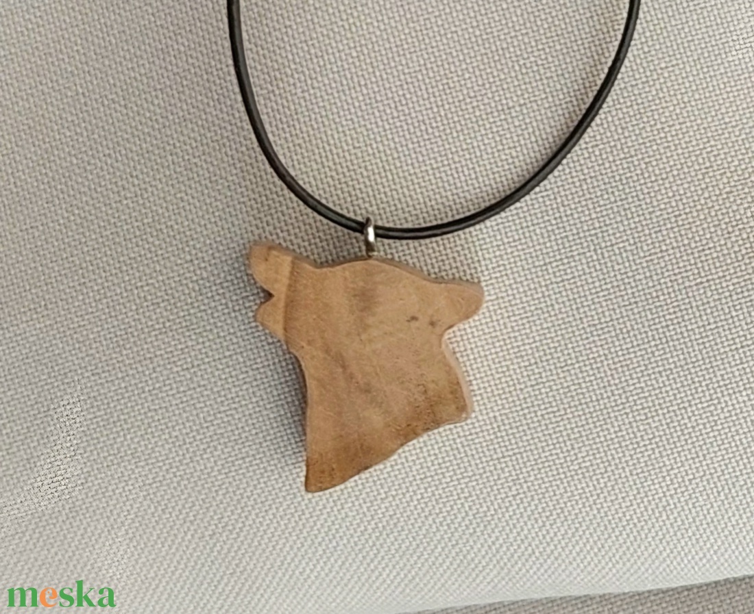 Kutya nyaklánc fából - gyerekeknek - ékszer - nyaklánc - medálos nyaklánc - Meska.hu