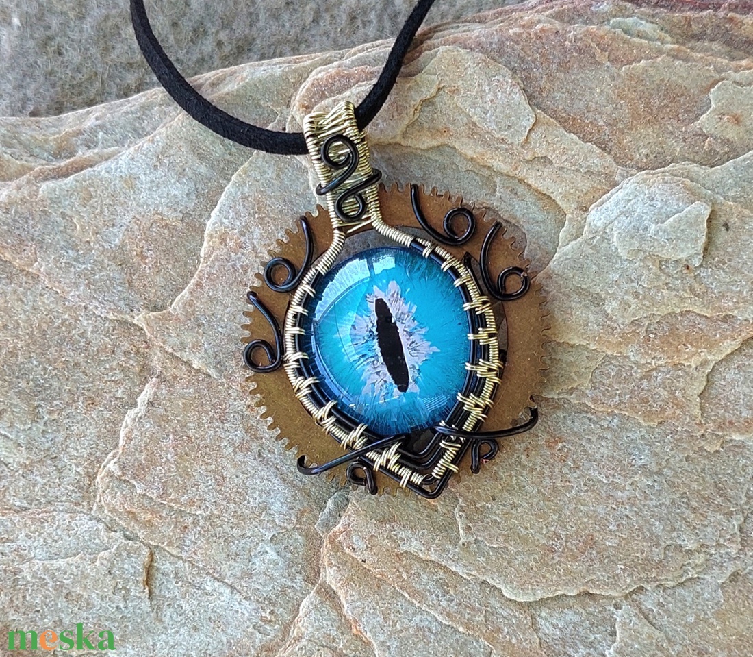 Kék sárkányszem nyaklánc steampunk stílusban - ékszer - nyaklánc - hosszú nyaklánc - Meska.hu