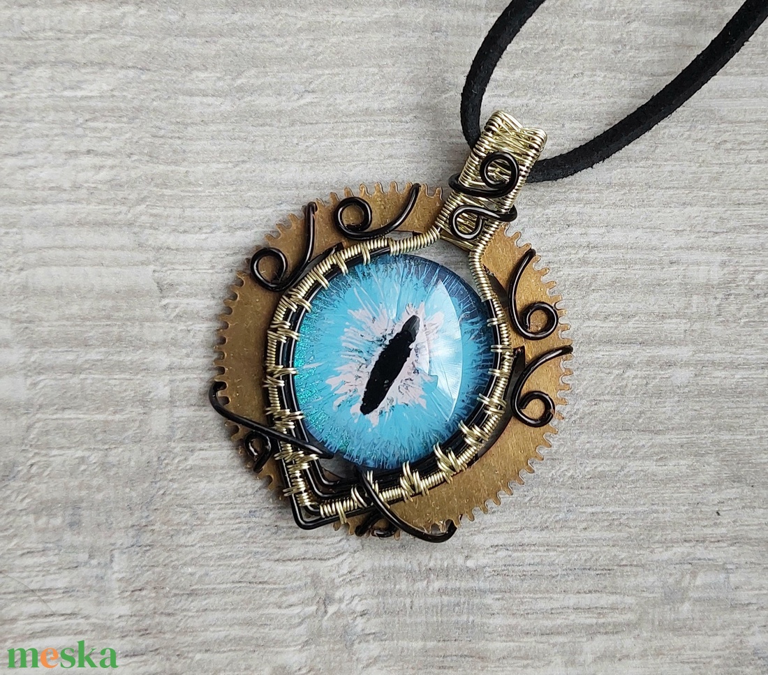 Kék sárkányszem nyaklánc steampunk stílusban - ékszer - nyaklánc - hosszú nyaklánc - Meska.hu