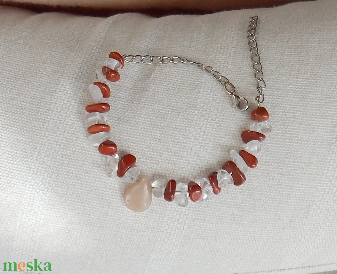 Vörös jáspis, hegyikristály és barack holdkő ásvány karkötő - ékszer - karkötő - karperec - Meska.hu Vörös jáspis, hegyikristály és barack holdkő ásvány karkötő - ékszer - karkötő - karperec - Meska.hu