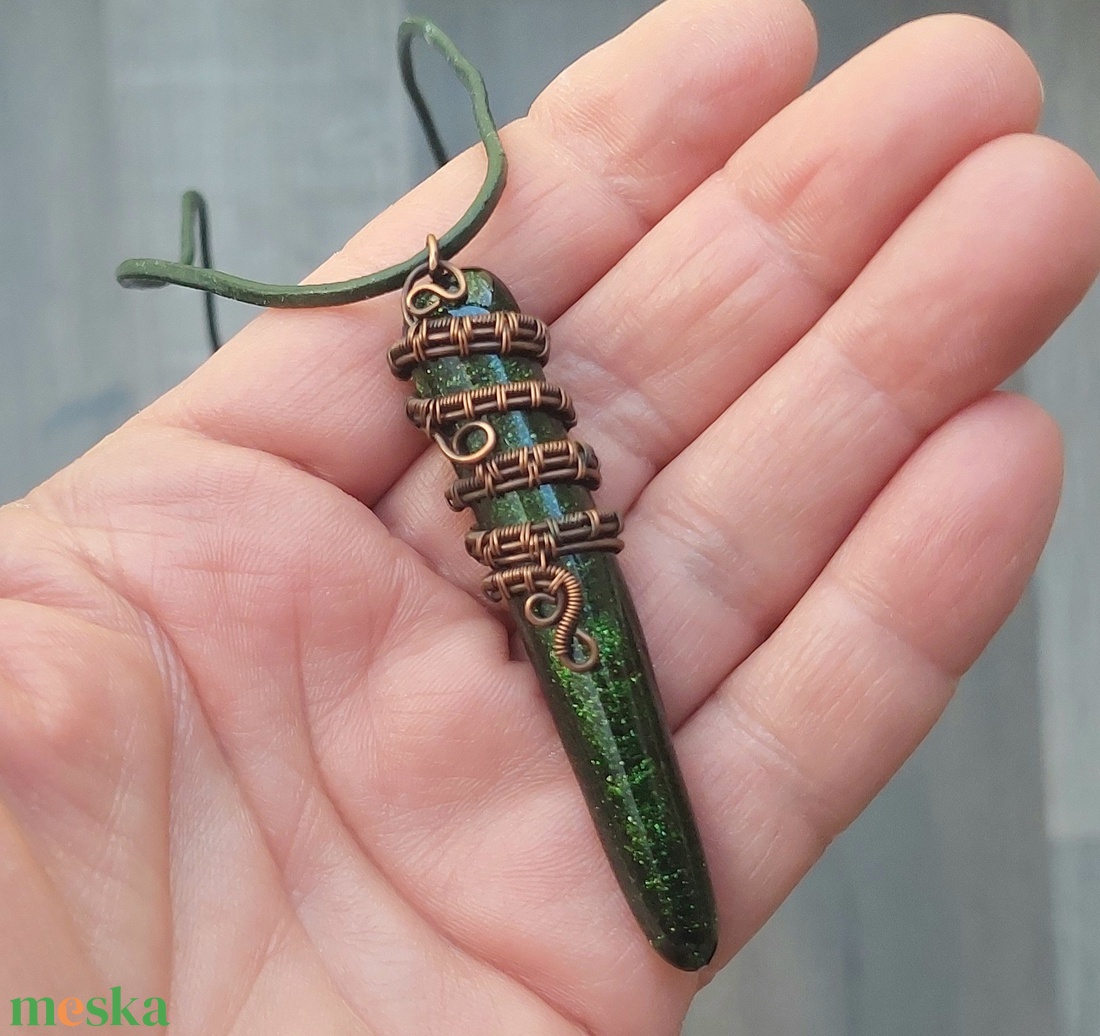 Nyaklánc vörösréz drótból és olvasztott üvegből - ékszer - nyaklánc - medálos nyaklánc - Meska.hu