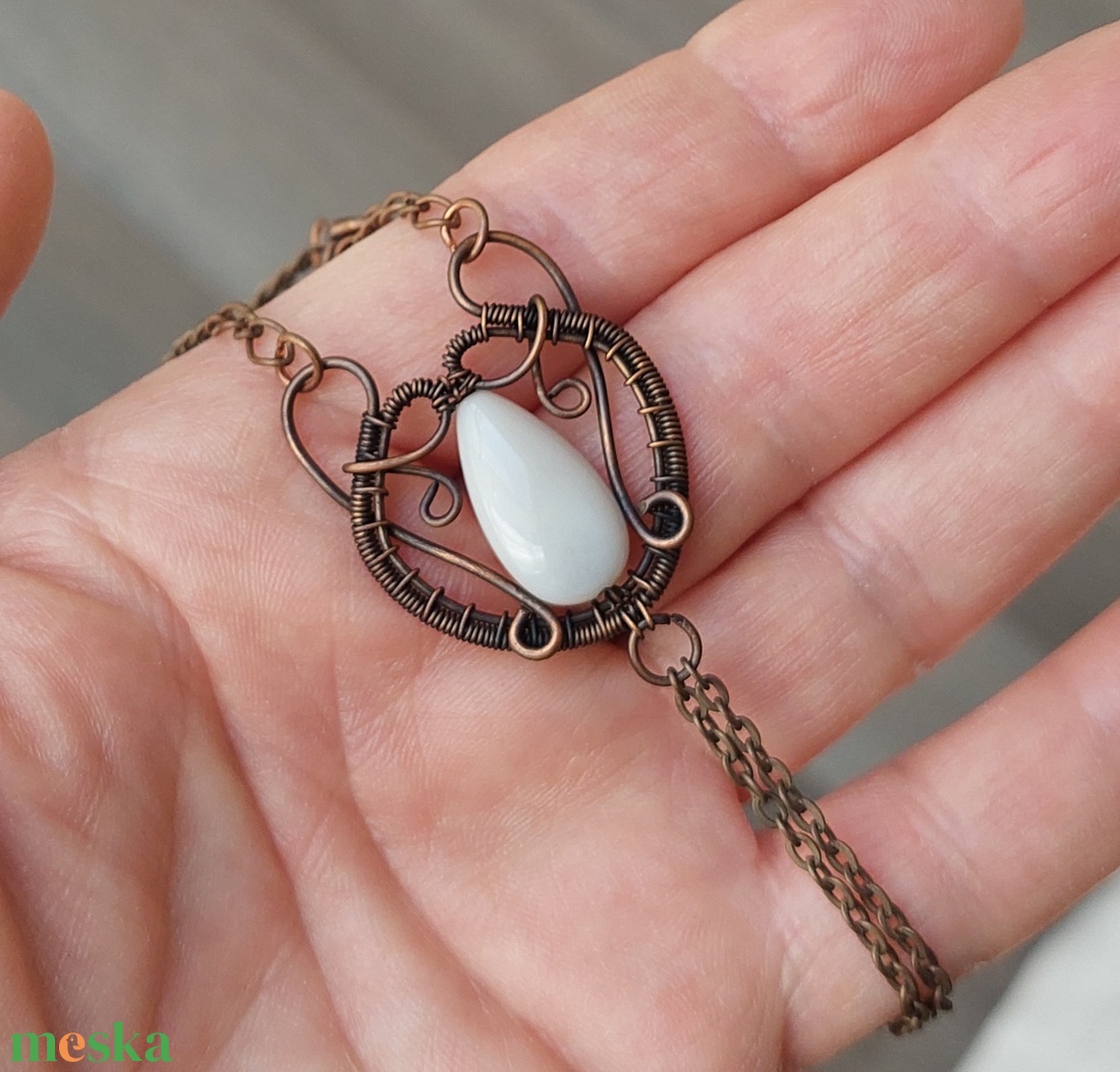 Vörösréz kézékszer kalcedon kővel - ékszer - karkötő - kézfej karkötő - Meska.hu