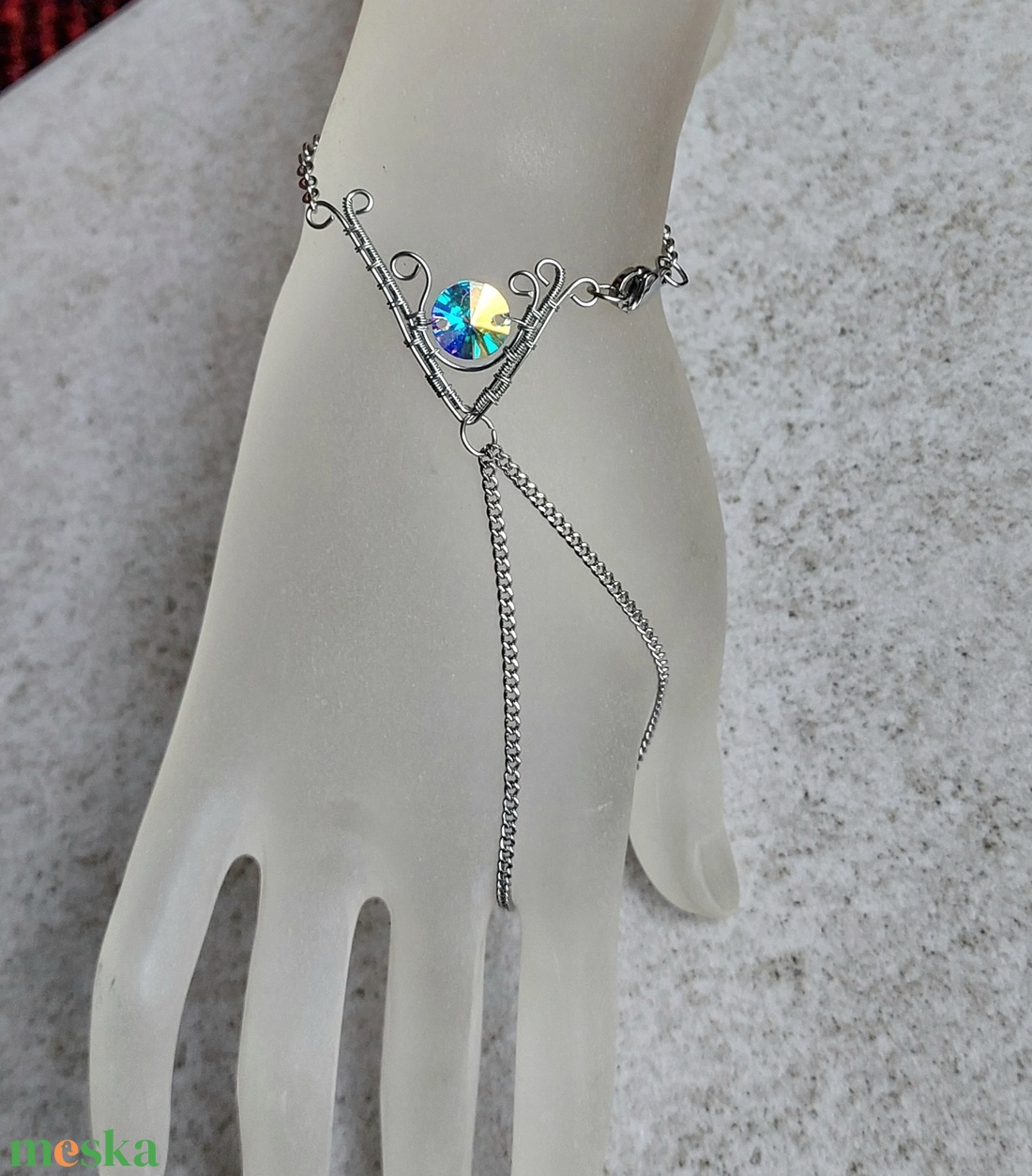 Acél drótékszer karkötő swarovski kristállyal - ékszer - karkötő - kézfej karkötő - Meska.hu