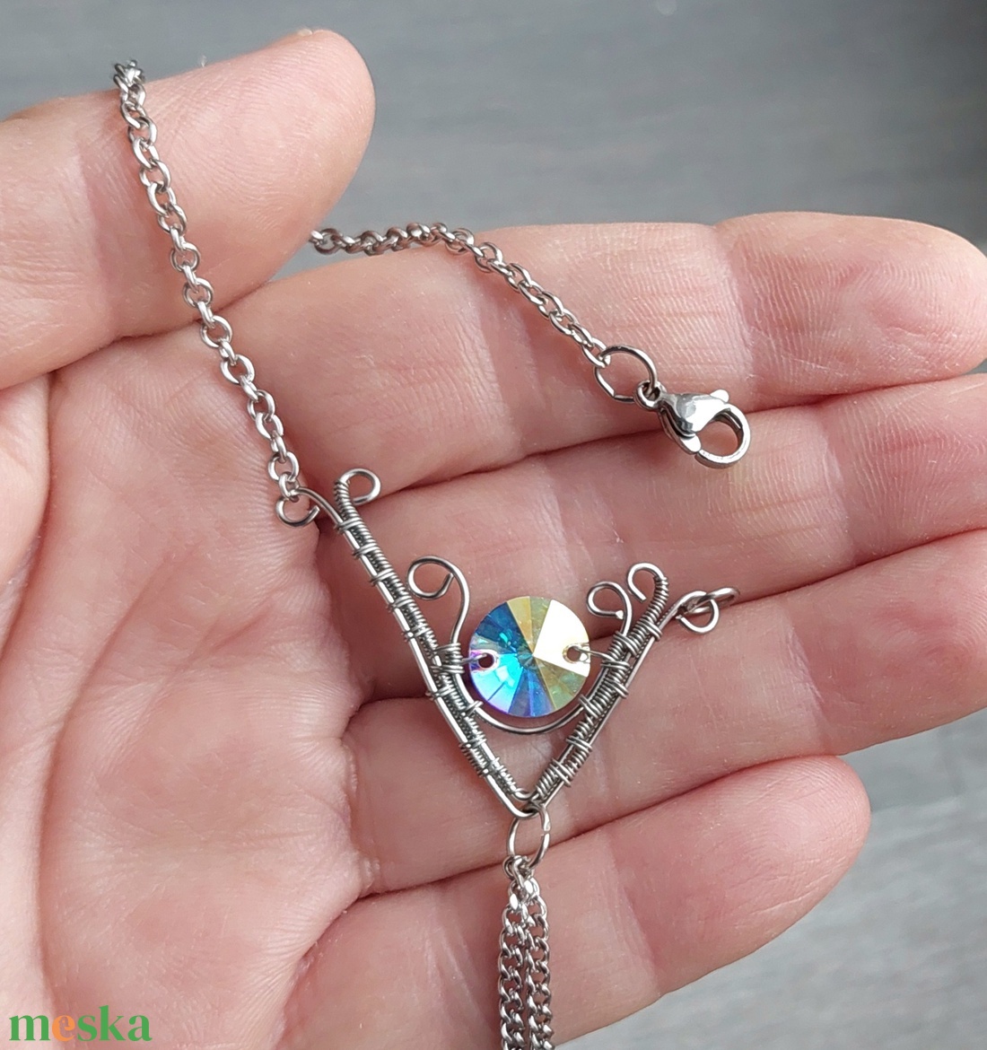 Acél drótékszer karkötő swarovski kristállyal - ékszer - karkötő - kézfej karkötő - Meska.hu