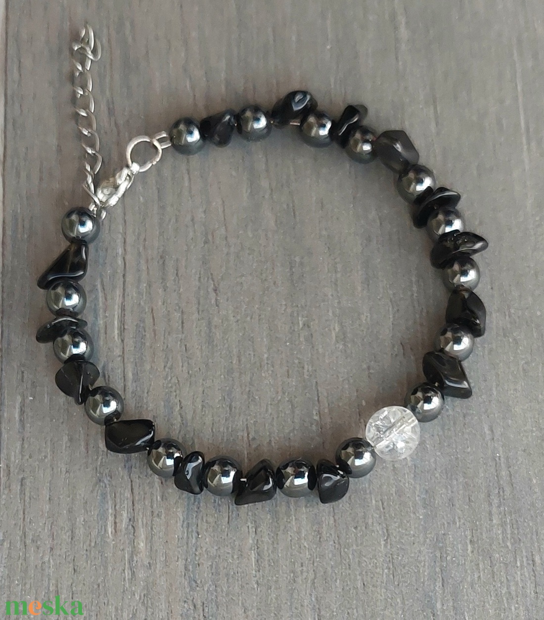 Hematit, obszidián és hegyikristály karkötő - ékszer - karkötő - memóriadrótos karkötő - Meska.hu